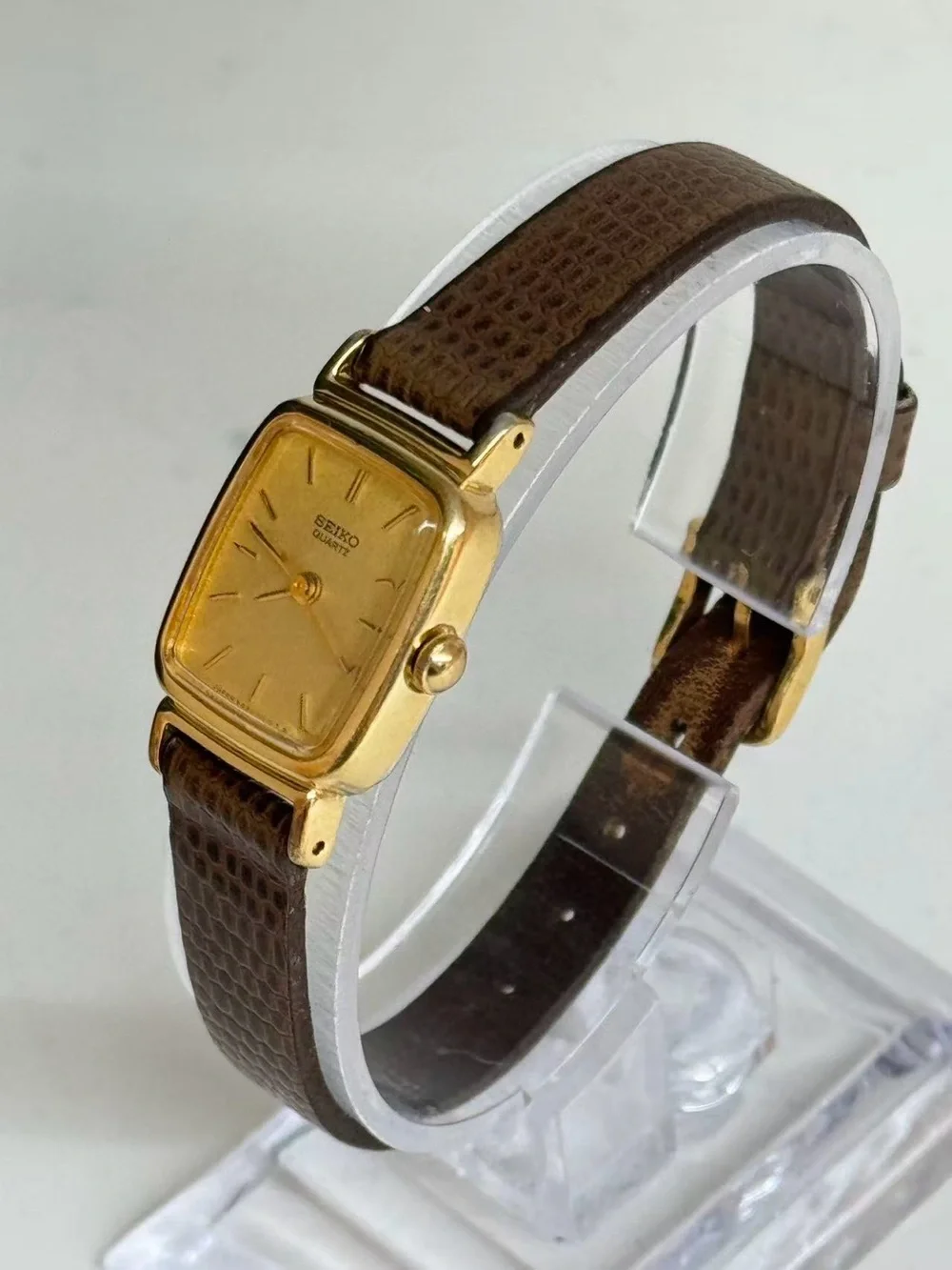 Vintage Seiko Women’s Quartz Gold Tone 16mm Rectangular Watch New Battery Runs